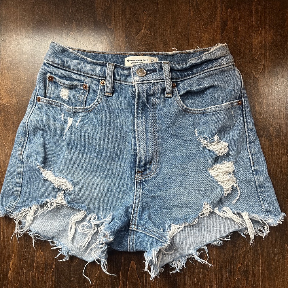 Abercrombie High Rise Mom Short - size 25/0